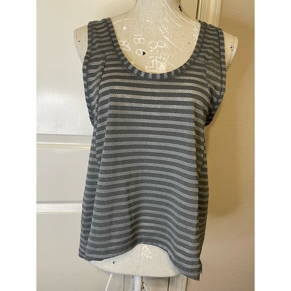 Zyia Active gray striped Nimbus split back tank top Medium NWT - Picture 3 of 7